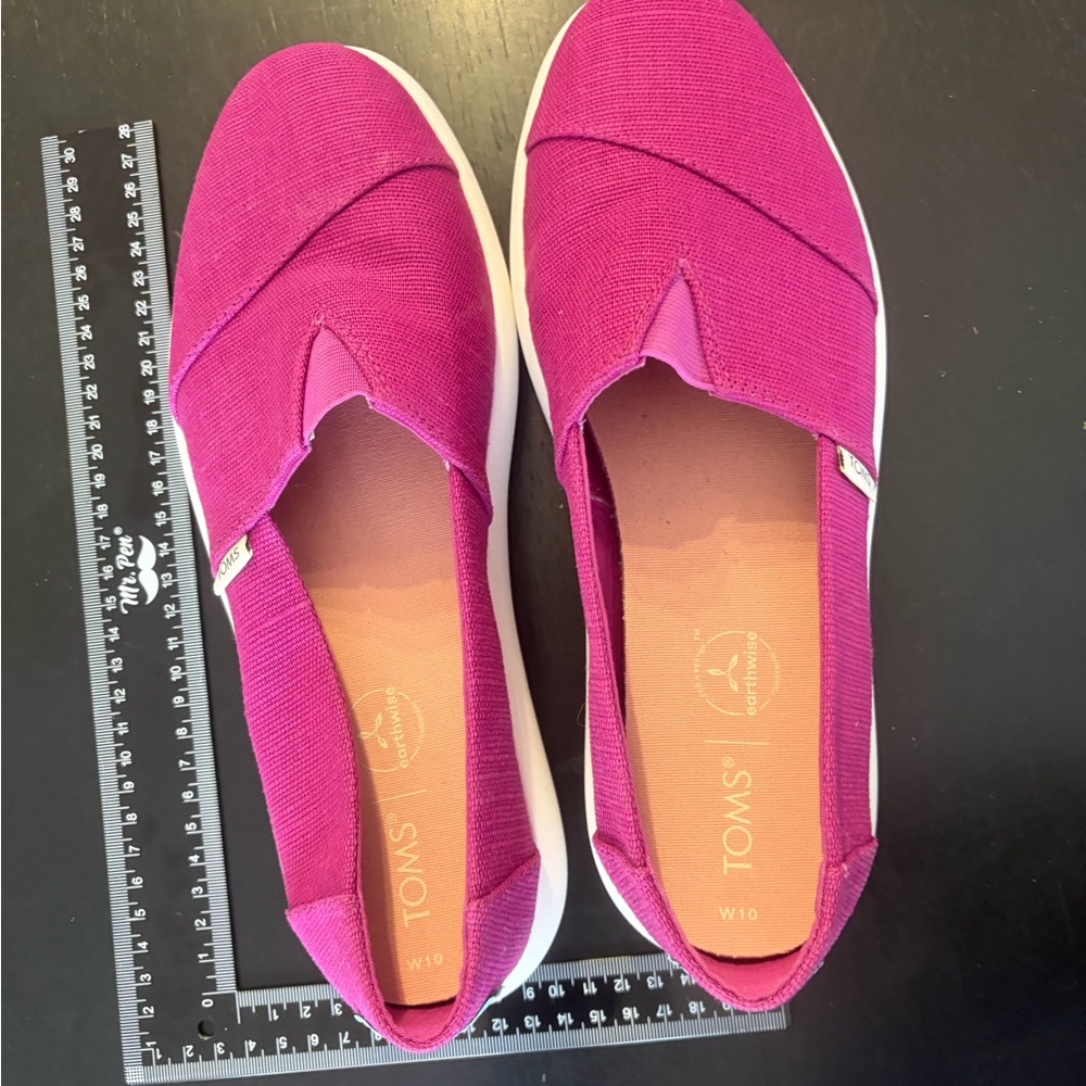 TOMS Mello Women's Fuchsia Canvas Flats